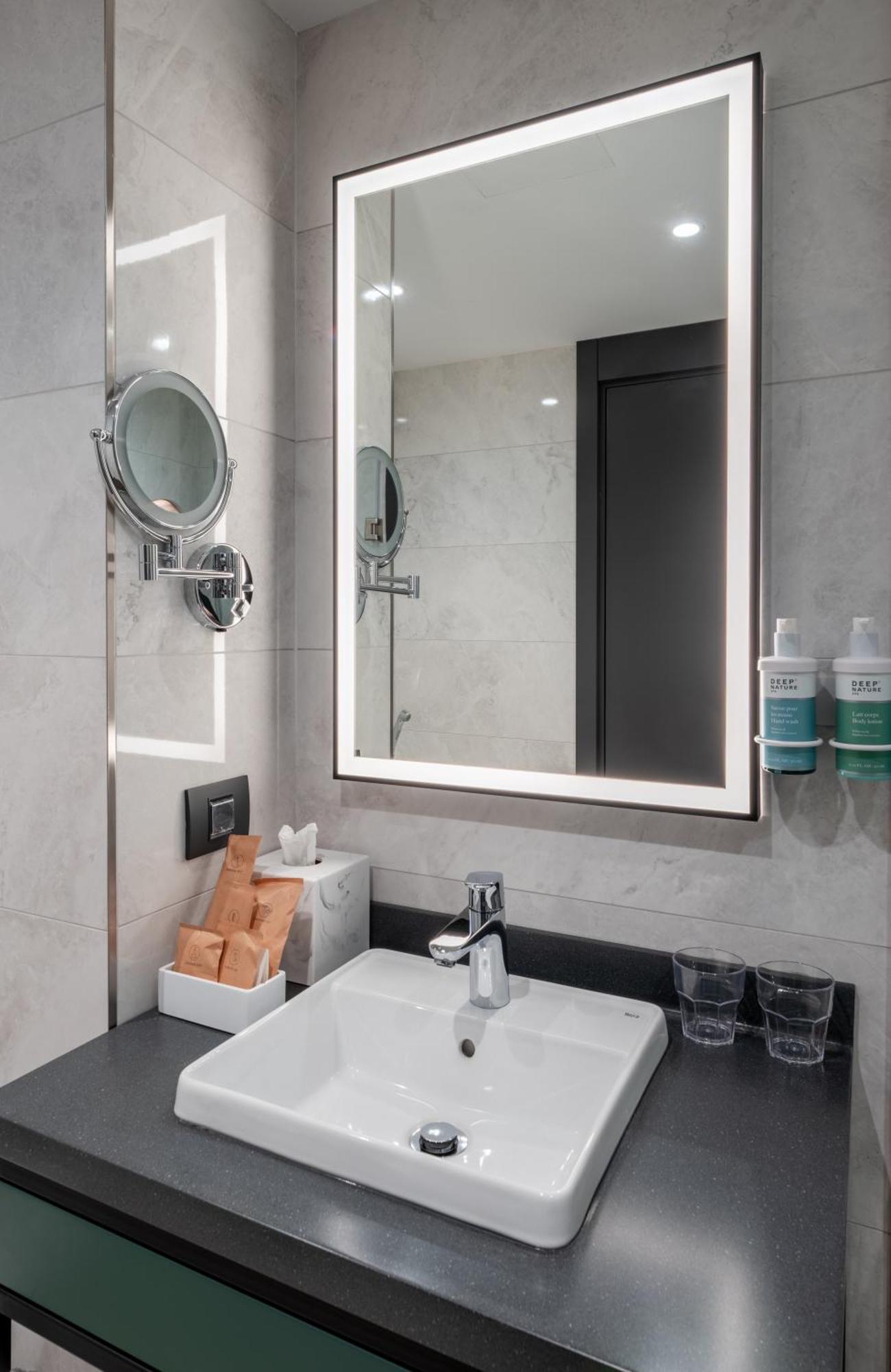 Novotel Tbilisi Center Zewnętrze zdjęcie